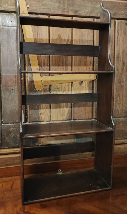A GEORGIAN MAHOGANY HANGING WATERFALL BOOKCASE - ADDITIONAL PHOTO 5