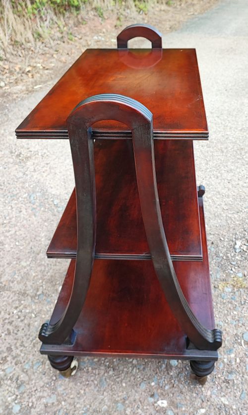 AN ANTIQUE FREE STANDING OPEN BOOKCASE IN THE REGENCY STYLE - ADDITIONAL PHOTO 1