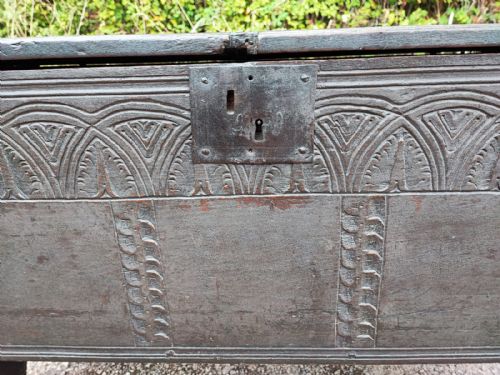 FINE 17C CARVED PLANK COFFER - ADDITIONAL PHOTO 5