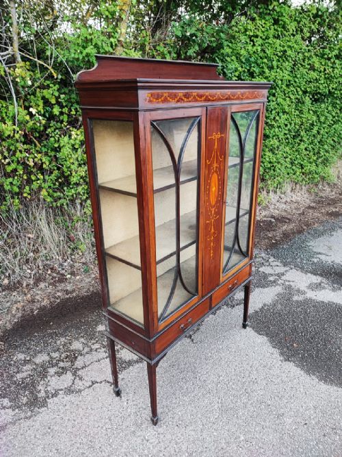 AN INLAID EDWARDIAN DISPLAY CABINET - ADDITIONAL PHOTO 3