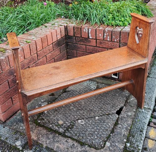 liberty and co oak hall window seat - CATEGORY: ANTIQUE FURNITURE - DATED 1900