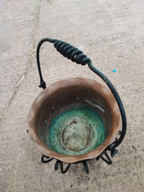 AN ARTS AND CRAFTS COPPER AND IRON COAL OR LOG BUCKET - ADDITIONAL PHOTO 2