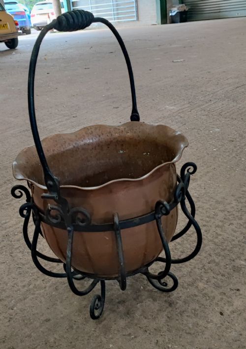 AN ARTS AND CRAFTS COPPER AND IRON COAL OR LOG BUCKET - ADDITIONAL PHOTO 4