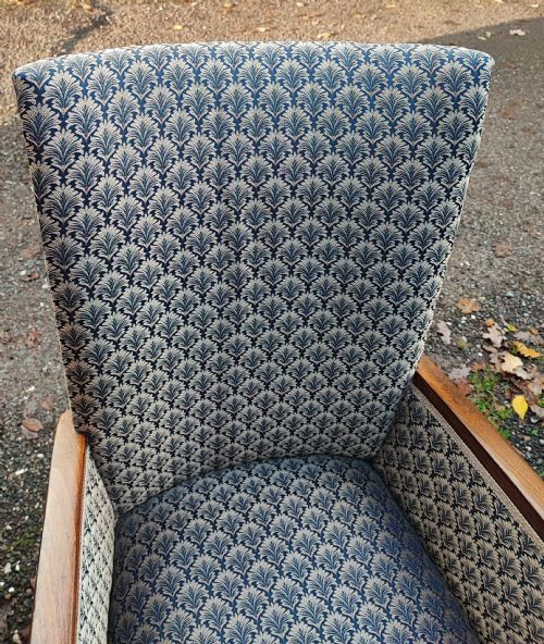 A PAIR OF ART DECO UPHOLSTERED ARMCHAIRS - ADDITIONAL PHOTO 1