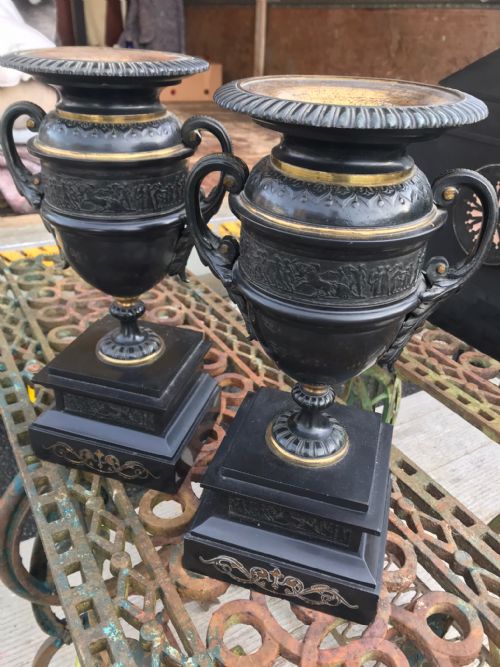 AN IMPRESSIVE 3 PIECE VICTORIAN BRONZE AND SLATE CLOCK GARNITURE - ADDITIONAL PHOTO 6