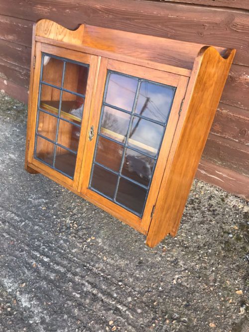 ART'S AND CRAFTS GOLDEN OAK HANGING WALL CABINET - ADDITIONAL PHOTO 5