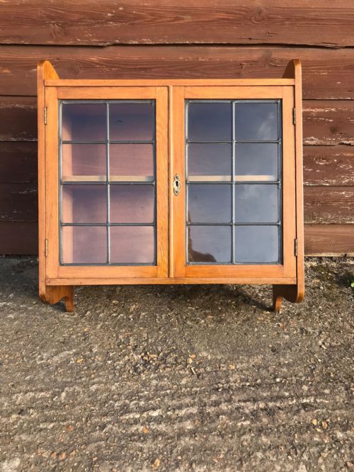 ART'S AND CRAFTS GOLDEN OAK HANGING WALL CABINET - ADDITIONAL PHOTO 6