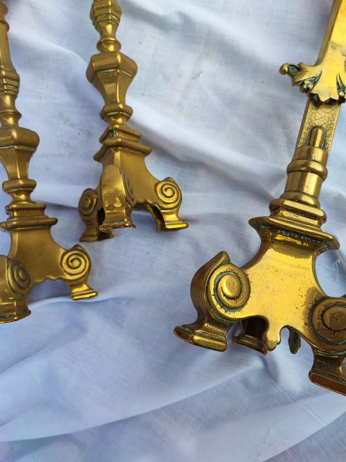 ANTIQUE BRASS RELIGIOUS FAMILY DEVOTIONAL GARNITURE - ADDITIONAL PHOTO 2