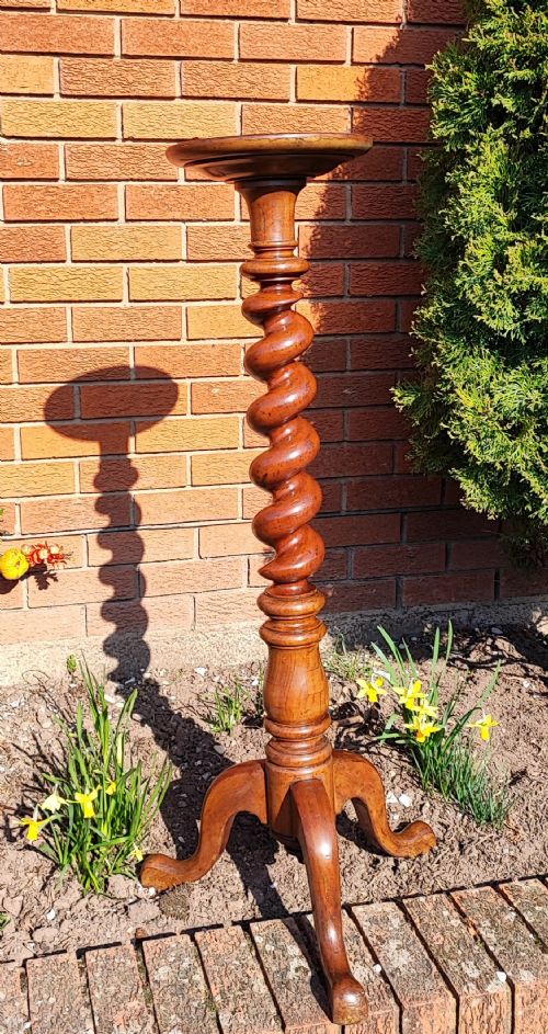 a victorian mahogany twist column torchere - CATEGORY: ANTIQUE MISCELLANEOUS - DATED VICTORIAN