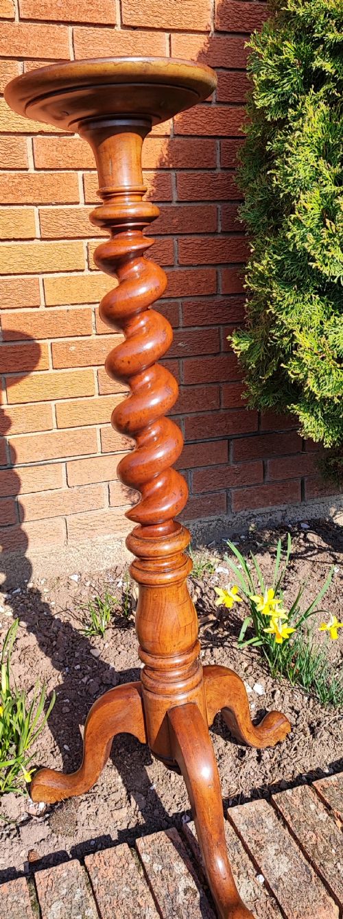 A VICTORIAN MAHOGANY TWIST COLUMN TORCHERE - ADDITIONAL PHOTO 4