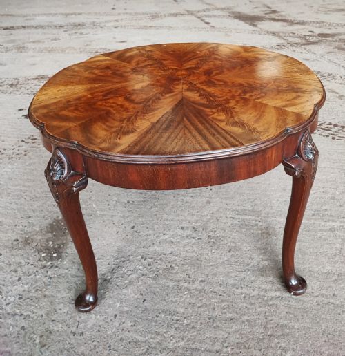 antique circular figured mahogany coffee table - CATEGORY: ANTIQUE TABLES - DATED 1920
