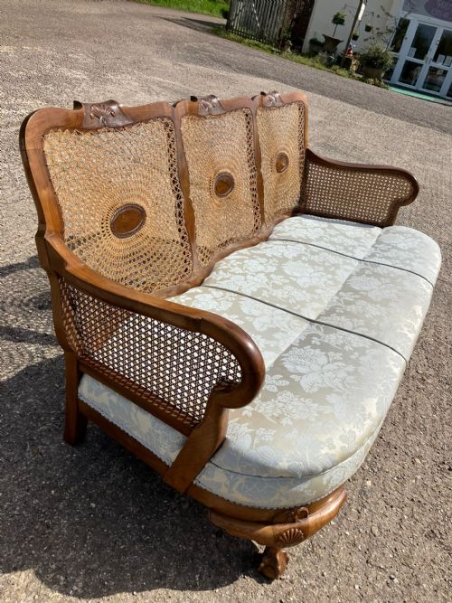 A GOOD ANTIQUE CARVED WALNUT SOFA - ADDITIONAL PHOTO 8