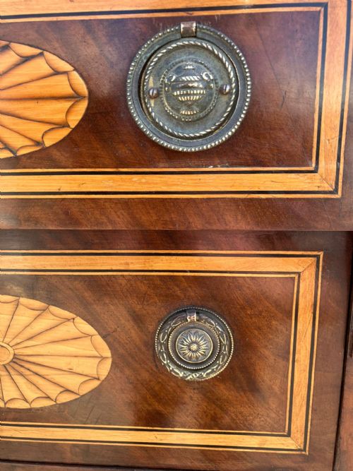 A GOOD TALL ANTIQUE MARQUETRY CHEST OF DRAWERS - ADDITIONAL PHOTO 1