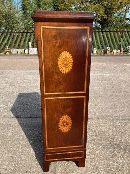 A GOOD TALL ANTIQUE MARQUETRY CHEST OF DRAWERS - ADDITIONAL PHOTO 2