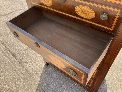A GOOD TALL ANTIQUE MARQUETRY CHEST OF DRAWERS - ADDITIONAL PHOTO 7