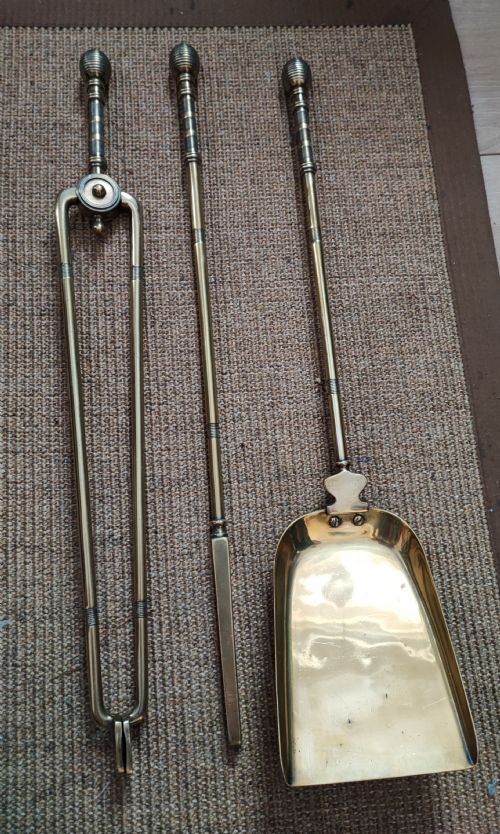 antique set of art's and crafts brass fireirons by bentham and froude - CATEGORY: ANTIQUE FIREPLACES - DATED 19TH CENTURY
