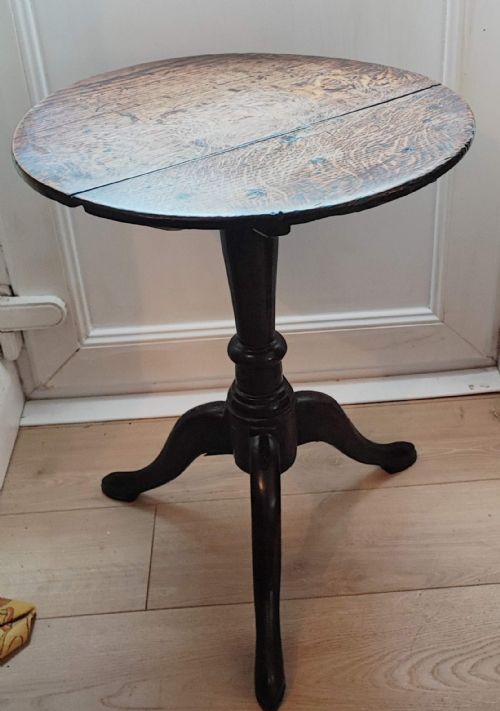 early 18c small oak tripod table - CATEGORY: ANTIQUE TABLES - DATED 1750