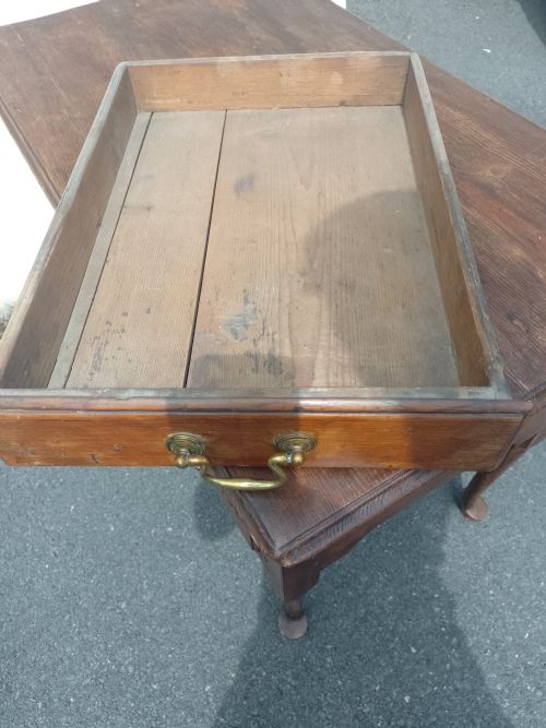 A RARE GEORGE III PINE SIDE TABLE - ADDITIONAL PHOTO 3