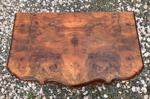 ANTIQUE SHAPED FRONT BURR WALNUT CHEST OF DRAWERS - ADDITIONAL PHOTO 4