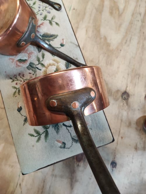ANTIQUE SET OF 5 FRENCH COPPER PANS - ADDITIONAL PHOTO 3