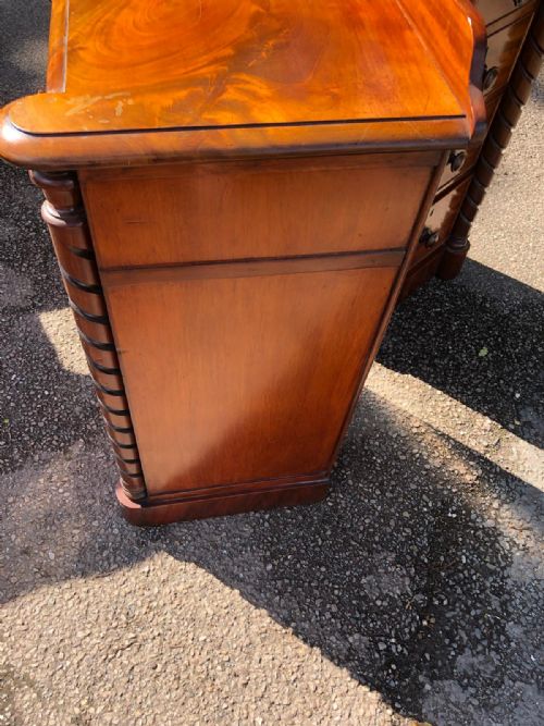 AN ANTIQUE PAIR OF VICTORIAN MAHOGANY BEDSIDES - ADDITIONAL PHOTO 9
