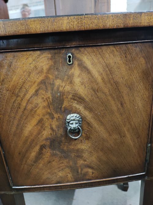 ANTIQUE BOW FRONT MAHOGANY SIDEBOARD IN THE GEORGE III STYLE - ADDITIONAL PHOTO 7