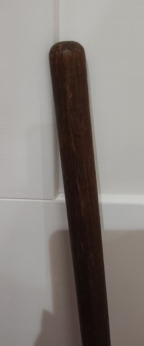 UNUSUAL 19C BRASS AND OAK LONGARM CANDLE SNUFFER - ADDITIONAL PHOTO 6