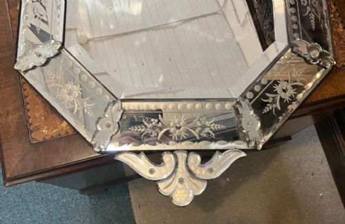 GOOD ANTIQUE VENETIAN GLASS MIRROR - ADDITIONAL PHOTO 1