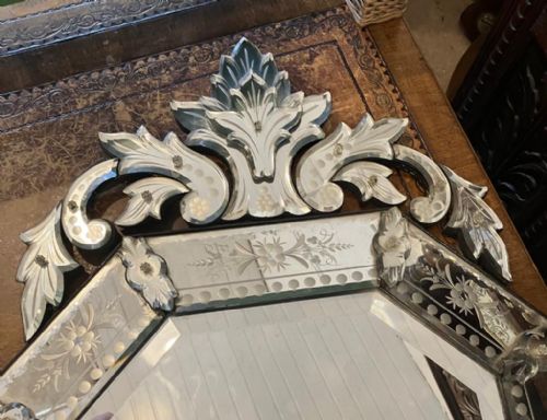 GOOD ANTIQUE VENETIAN GLASS MIRROR - ADDITIONAL PHOTO 2