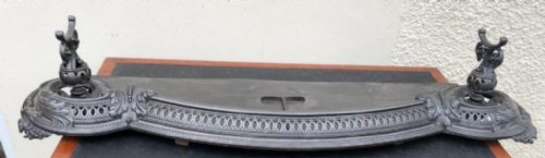 a fine 19c cast iron fender - CATEGORY: ANTIQUE FIREPLACES - DATED 19TH CENTURY