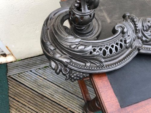 A FINE 19C CAST IRON FENDER - ADDITIONAL PHOTO 3