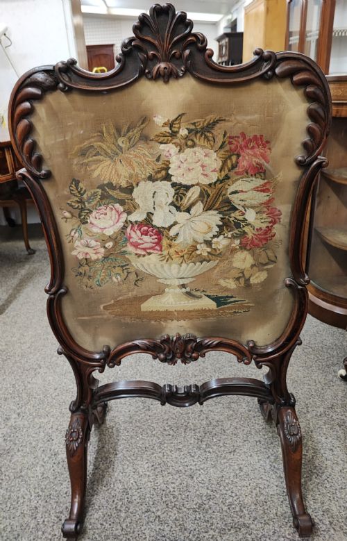 A FINE WILLIAM IV ROSEWOOD AND NEEDLEWORK FIRESCREEN - ADDITIONAL PHOTO 2