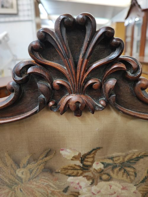 A FINE WILLIAM IV ROSEWOOD AND NEEDLEWORK FIRESCREEN - ADDITIONAL PHOTO 5