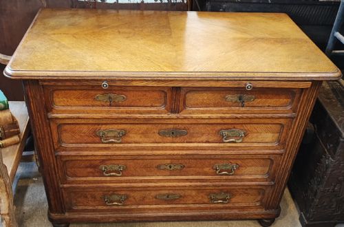 antique french oak chest of drawers with writing slide - CATEGORY: ANTIQUE CHEST OF DRAWERS - DATED 19TH CENTURY