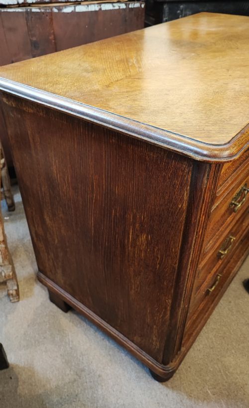 ANTIQUE FRENCH OAK CHEST OF DRAWERS WITH WRITING SLIDE - ADDITIONAL PHOTO 4