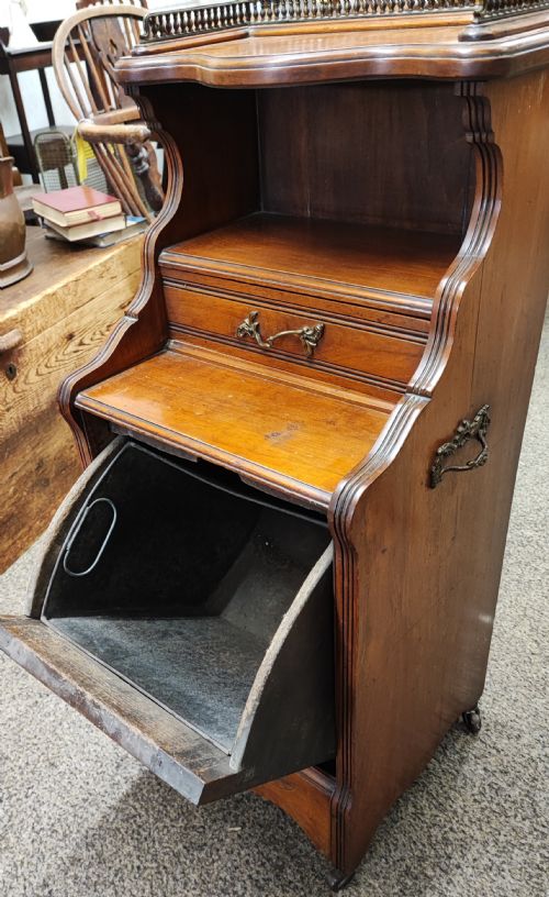 A VICTORIAN WALNUT AND BRASS TALL COAL BOX - ADDITIONAL PHOTO 2