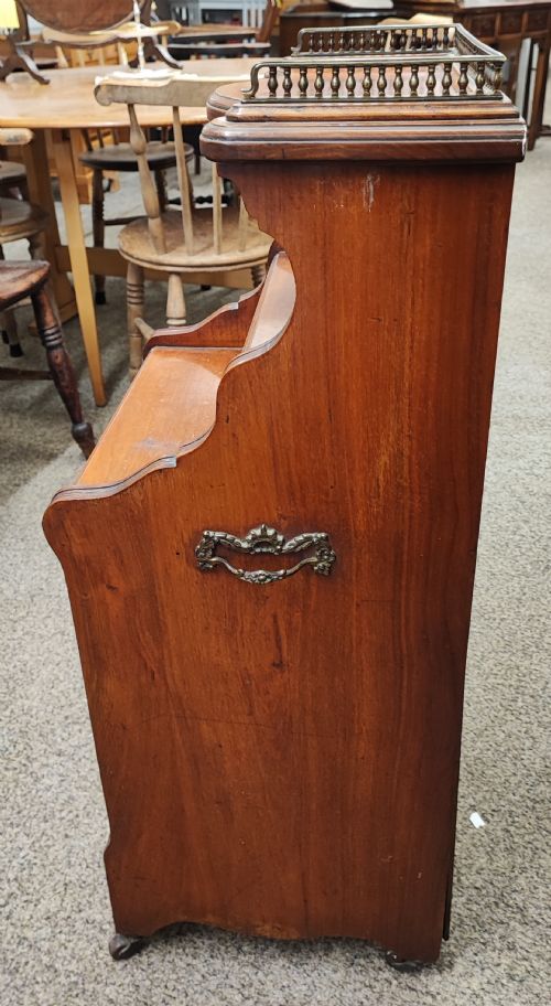 A VICTORIAN WALNUT AND BRASS TALL COAL BOX - ADDITIONAL PHOTO 3