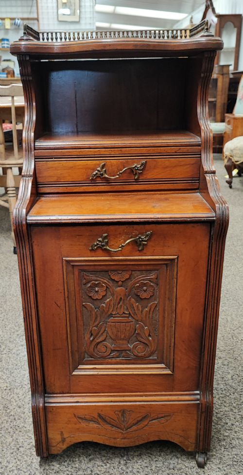 A VICTORIAN WALNUT AND BRASS TALL COAL BOX - ADDITIONAL PHOTO 4