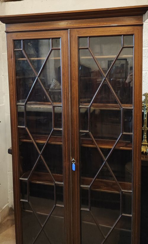 AN QUALITY ANTIQUE MAHOGANY INLAID 2 DOOR BOOKCASE OR CHINA CABINET - ADDITIONAL PHOTO 8