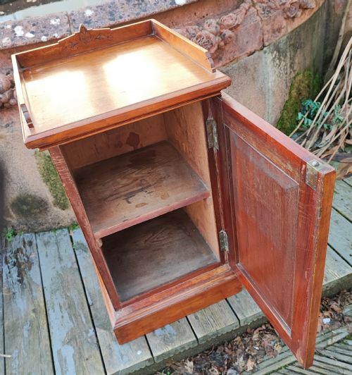 A QUALITY VICTORIAN SCOTTISH SATINWOOD BEDSIDE CABINET - ADDITIONAL PHOTO 10