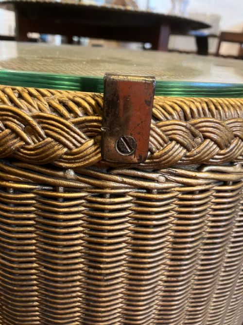 A LLOYD LOOM CHAIR AND LAUNDRY BASKET - ADDITIONAL PHOTO 1