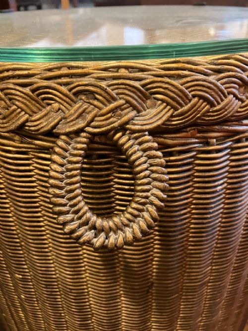 A LLOYD LOOM CHAIR AND LAUNDRY BASKET - ADDITIONAL PHOTO 2