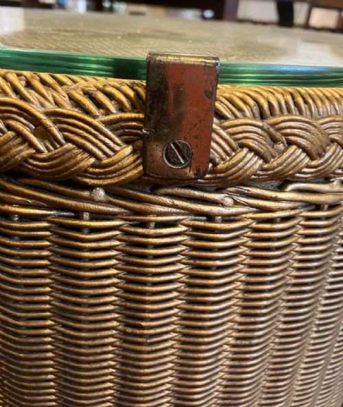 A LLOYD LOOM CHAIR AND LAUNDRY BASKET - ADDITIONAL PHOTO 5