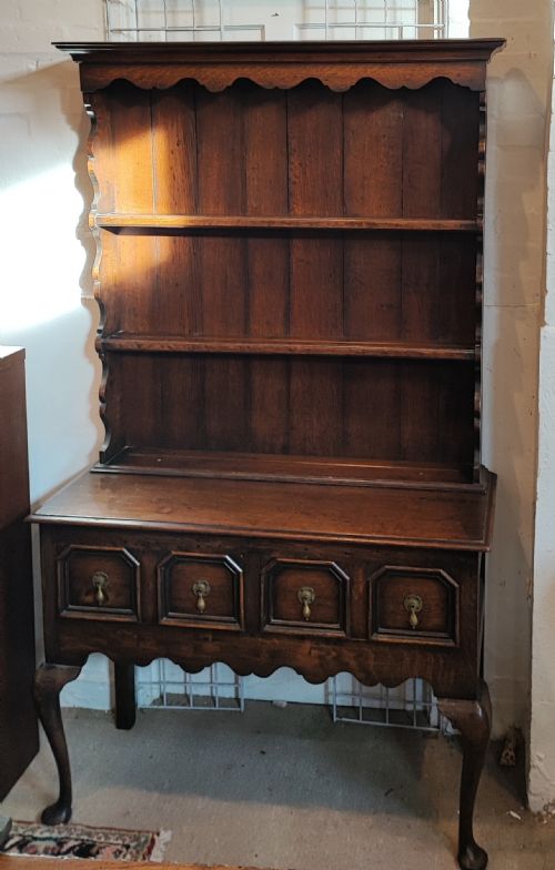 AN ANTIQUE OAK DRESSER - ADDITIONAL PHOTO 12