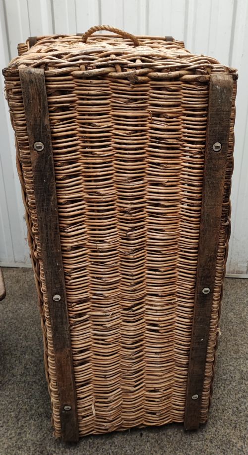 ANTIQUE WICKER LOG OR LAUNDRY BASKET OF EXTRA LARGE SIZE - ADDITIONAL PHOTO 9