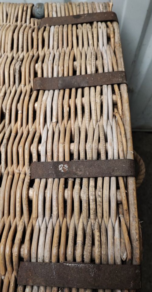 ANTIQUE WICKER LOG OR LAUNDRY BASKET OF EXTRA LARGE SIZE - ADDITIONAL PHOTO 10