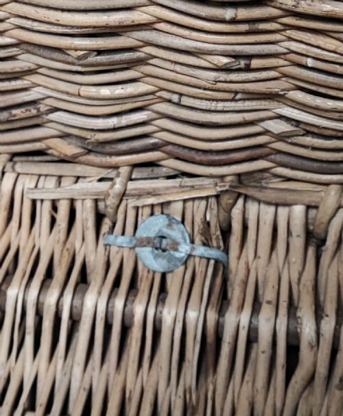 ANTIQUE WICKER LOG OR LAUNDRY BASKET OF EXTRA LARGE SIZE - ADDITIONAL PHOTO 11
