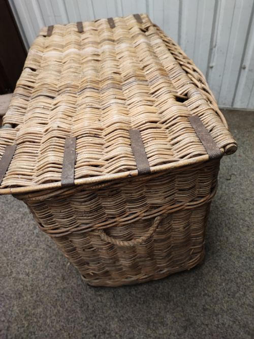 ANTIQUE WICKER LOG OR LAUNDRY BASKET OF EXTRA LARGE SIZE - ADDITIONAL PHOTO 17