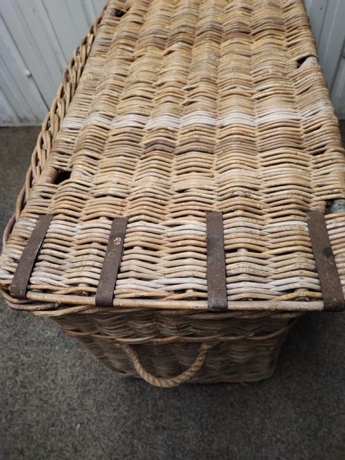 ANTIQUE WICKER LOG OR LAUNDRY BASKET OF EXTRA LARGE SIZE - ADDITIONAL PHOTO 18