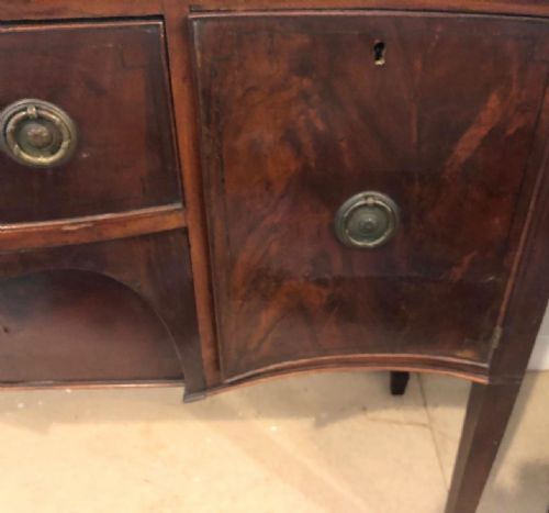 AN ANTIQUE MAHOGANY SIDEBOARD IN THE GEORGE III STYLE - ADDITIONAL PHOTO 2